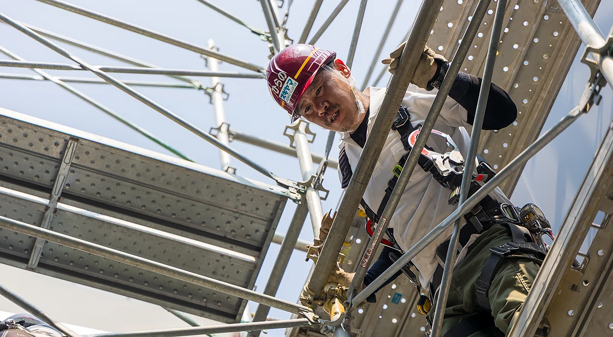 ベテラン社員へインタビューカット３